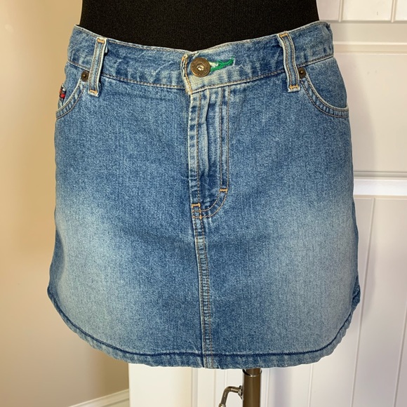 Tommy Hilfiger Dresses & Skirts - Tommy Hilfiger juniors denim skirt - size 11